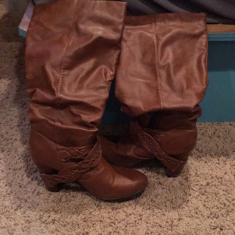 High heel boots